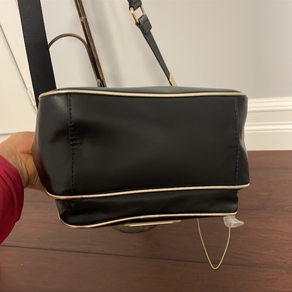 Authentic Versace crossbody cosmetics bag - Picture 5 of 14